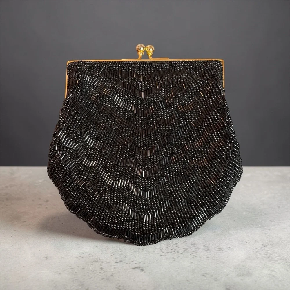 VINTAGE BLACK BEADED EVENING BAG — ART DECO STYLE CLUTCH W/ GOLD KISS LOCK CLAM